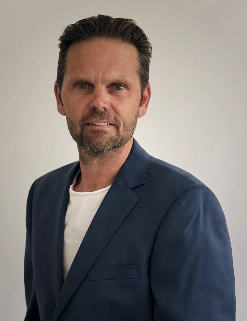 Günter Reinprecht im blauen Sakko